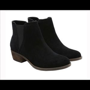 Kensie suede bootie
